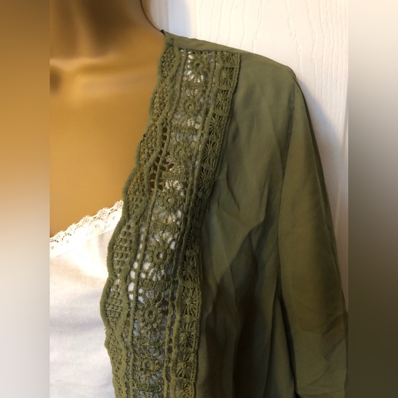 Lot 3 Cardigans & 1 Crop Top - Picture 7 of 16